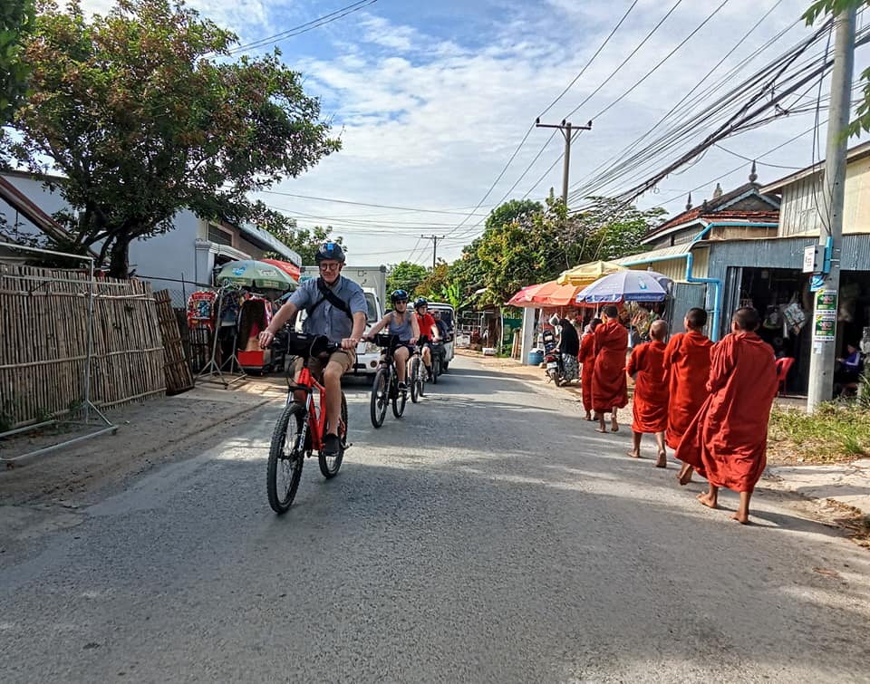 Phnom Penh Cycling To Siem Reap 6 Days